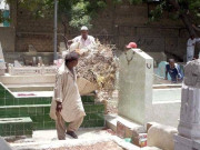کراچی کے قبرستان میں لڑکی کی لاش کے ساتھ زیادتی