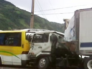 فلپائن میں متعدد گاڑیاں آپس میں ٹکرانے سے 19 افراد ہلاک درجنوں زخمی