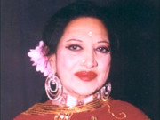 ثریا نے 13 سال کی عمر میں اپنا پہلا گیت ریکارڈ کرایا