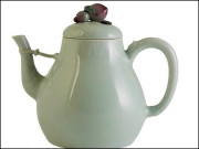 گھر میں پڑی عام سی کیتلی 18 کروڑ روپے میں فروخت