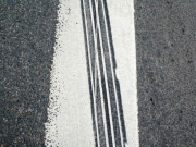 دوڑ بے قابو ٹریلر موٹر سائیکل پر چڑھ دوڑا2بہنیں جاں بحق 