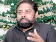 جے سالک کا ڈرون حملوں کیخلاف منہ پر کالا رنگ مل کر احتجاج