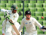 دوسرا ٹیسٹ مومن الحق نے ایک بار پھر کیویز کی درگت بنا دی 