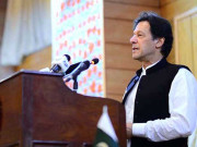 شدید بیمار نوازشریف کو لندن جانے کیلیے جہاز پر چڑھتے دیکھا تو حیران رہ گیا وزیراعظم