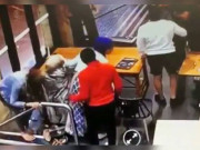 آسٹریلیا میں ایک شخص کا باحجاب حاملہ مسلم خاتون پر بہیمانہ تشدد
