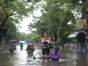 بھارت طوفانی بارشوں سے تباہی 48 افراد ہلاک ہزاروں گھر تباہ 