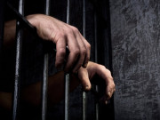 نیو کراچی بچی سے زیادتی کرنیوالے مجرم کو مکینوں نے پکڑلیا