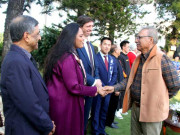 عالمی شہرت یافتہ گلوکارہ سائرہ پیٹر کی صدر عارف علوی سے ملاقات