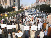بھتہ نہ دینے پر ٹرانسپورٹ کمپنی کے دفتر پر کریکر سے  حملہ 