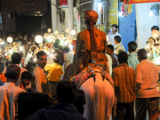 تاخیر سے آنے پر باراتیوں کی پٹائی دلہا گرفتار دلہن کی پڑوسی سے شادی