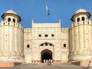 شاہی قلعہ کے مختلف حصوں سے سیکڑوں برس پرانی باقیات برآمد