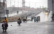 کراچی میں بوندا باندی کے باعث سردی میں اضافہ