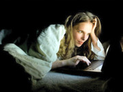 سونے سے قبل موبائل فون لیپ ٹاپ کا استعمال نیند کا دشمن