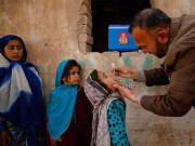 11لاکھ والدین کا بچوں کو پولیو قطرے پلانے سے انکار