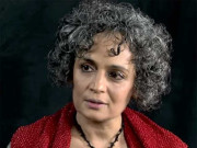 سیکیورٹی اہلکار مسلمانوں کے گھروں میں گھسنا شروع ہوگئے اروندھتی رائے