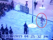 بھارتی بارڈر سیکیورٹی فورس کا اہلکار پریڈ کے دوران گر پڑا