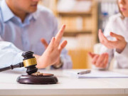 بیوی کو سوشل میڈیا پر بندریا کہنے والے شخص پر بھاری جرمانہ عائد