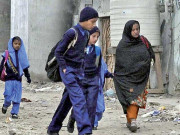 یخ بستہ ہوائیں چلنے سے کڑاکے کی سردی سرکاری اسکول کھل گئے حاضری انتہائی کم