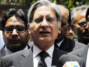 نواز شریف نے ن لیگی ارکان کے ووٹ دے کر این آر او کیا اعتزاز احسن