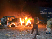 آئل ٹینکر ٹریلر سے ٹکرا کر الٹ گیا آگ بھڑکنے سے 5 افراد زخمی 