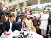 نیٹو سپلائی روکنے کا مقصد لڑائی نہیں امریکا گارنٹی دے مذاکرات کے دوران پھر حملہ نہیں کریگا عمران خان