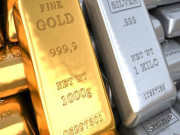 صرافہ مارکیٹوں میں سونے کی قیمت میں مزید اضافہ جبکہ چاندی کی قدر گرگئی
