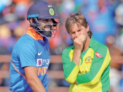 ایڈم زمپا ویرات کوہلی کے دشمن نمبر ون پانچویں بار نشانہ بنا لیا