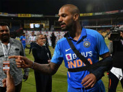 دوران فیلڈنگ بھارتی اوپنر شیکھردھون کے کندھے پر چوٹ لگ گئی