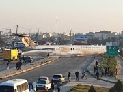 ایران کے مسافر بردار طیارے کی مصروف شاہراہ پر ہنگامی لینڈنگ