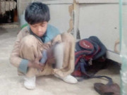 کراچی 8 سالہ بچہ ’’محنت میں عظمت ہے‘‘ کی عملی مثال بن گیا