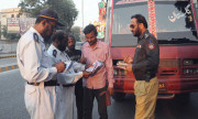 15 دن میں ون وے کی خلاف ورزی پر 2 ہزار 92 شہریوں کو گرفتار کیا گیا