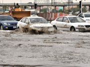ویتنام میں طوفانی بارشیں سیلاب 34 افراد ہلاک 70 ہزار متاثر ایک لاکھ مکان ڈوب گئے