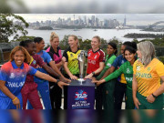 ویمنز ٹی20 ورلڈ کپ ٹرافی پر بسمہ سمیت تمام کپتانوں کی نگاہیں مرکوز