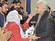 کورونا وائرس پاکستانی والدین کا سرکاری بریفنگ لینے سے انکار