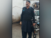 خودکش حملے میں ہاتھ گنوانے والا پولیس افسر بہادری کی مثال