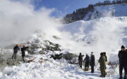 جاپان میں برفانی تودا گرنے سے 3 خواتین سمیت 7 کوہ پیما ہلاک