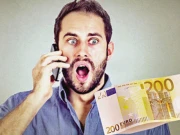 کال سنتے اسپیکر کھولنے پر فرانسیسی مسافر کو 58 ہزار جرمانہ