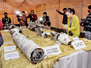 ابھی نندن کے جہاز پر لگے چاروں میزائل میڈیا کے سامنے پیش