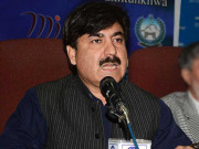 وزیر اطلاعات خیبرپختونخوا شوکت یوسفزئی کو عہدے سے ہٹا دیا گیا