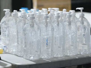 پشاور میں تاجر سینیٹائزر کی جگہ مضر کیمیکل ملا محلول فروخت کرنے لگے