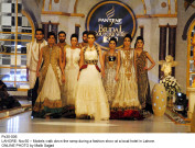 لاہور میں ’’پاکستان برائیڈل کٹیور ویک‘‘ کا شاندار آغاز عروسی ملبوسات میں ماڈلز کی کیٹ واک