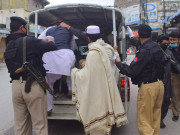 پشاور میں لاک ڈاؤن کی خلاف  پر 55 افراد گرفتار میڈیکل کالجز بند