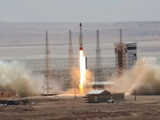 ایران نے پہلا فوجی سٹیلائٹ خلاء میں بھیج دیا