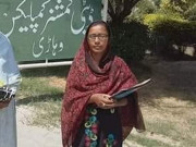 جھاڑودینے والی ایم اے پاس خاتون کو سرکاری نوکری مل گئی