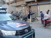 کراچی میں سیکڑوں تاجروں کی دکانیں کھولنے کی کوشش پولیس نے ناکام بنادی