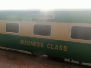 لاہور ریلوے اسٹیشن پر قرنطینہ کی گئی اے سی بزنس کوچ میں آتشزدگی