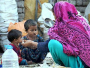 شناختی دستاویزات نہ ہونے پر غیر قانونی تارکین وطن امداد سے محروم