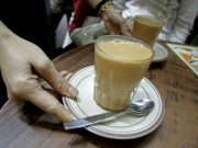 لاک ڈاؤن  چائے کے ہوٹلوں پر کام کرنے والے سبزیاں و پھل بیچنے پرمجبور