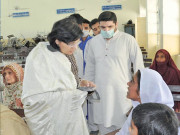 ثانیہ نشتر کا بھیس بدل کر احساس ایمرجنسی کیش کا دورہ