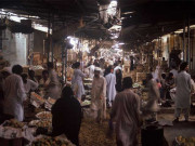 خیبرپختون خوا میں کاروبارِ زندگی کی رونقیں لوٹنے لگیں بازار کھل گئے